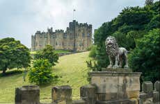 Holy Island & Alnwick Castle Day Trip